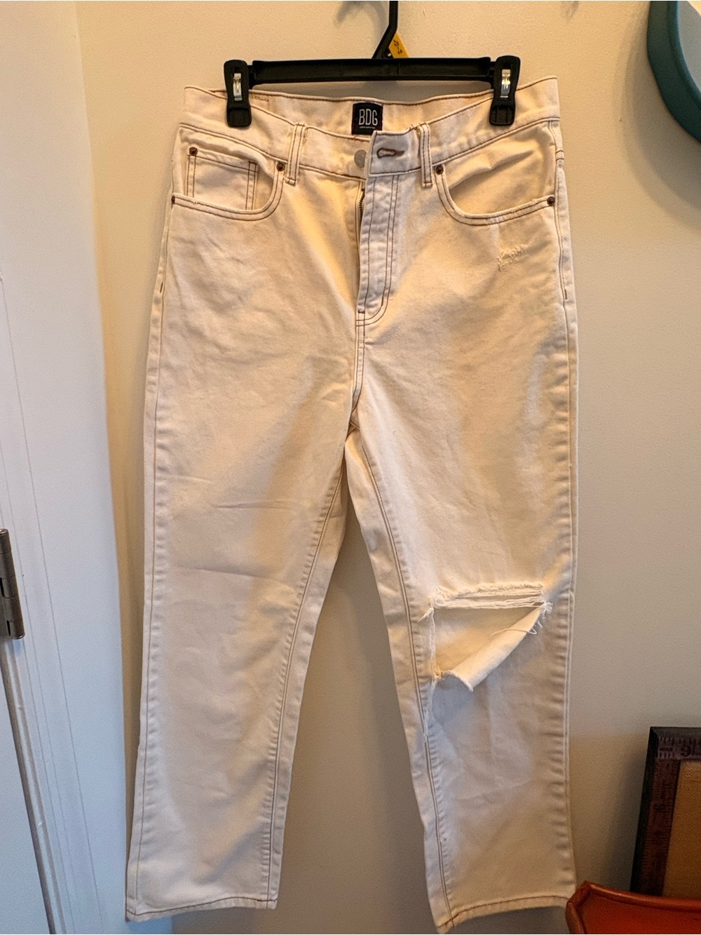 BDG Urban Outfitters Loose Straight Jeans in Cream with Brown Stitching